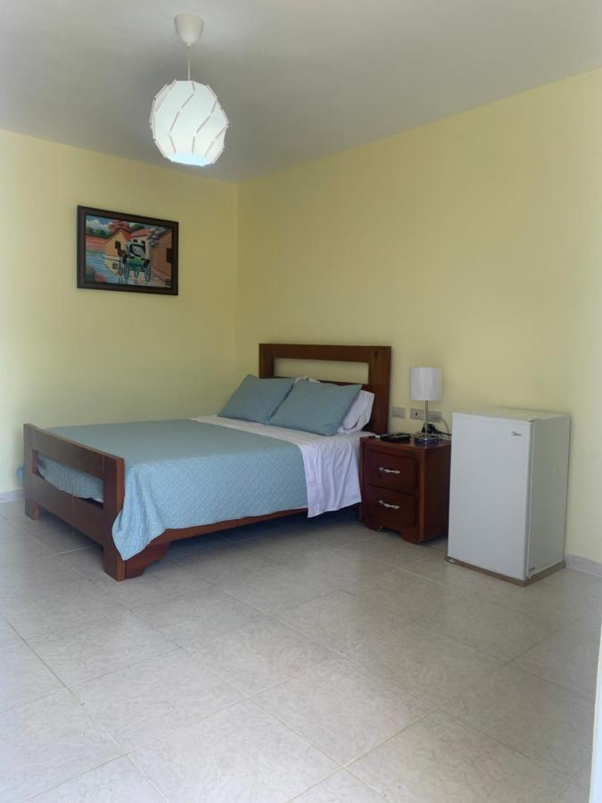 Hotel Anedi La Vega Bagian luar foto