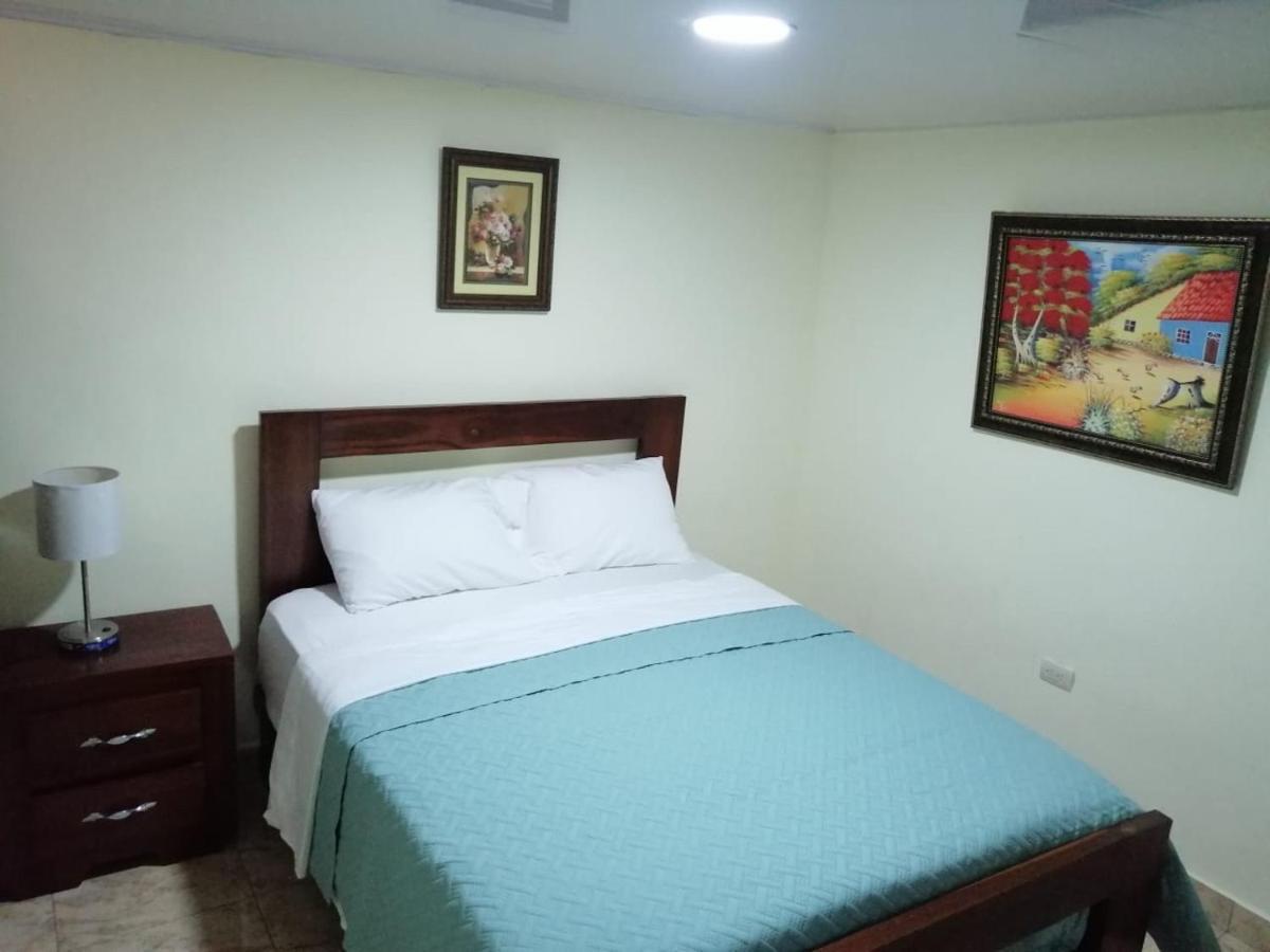 Hotel Anedi La Vega Bagian luar foto