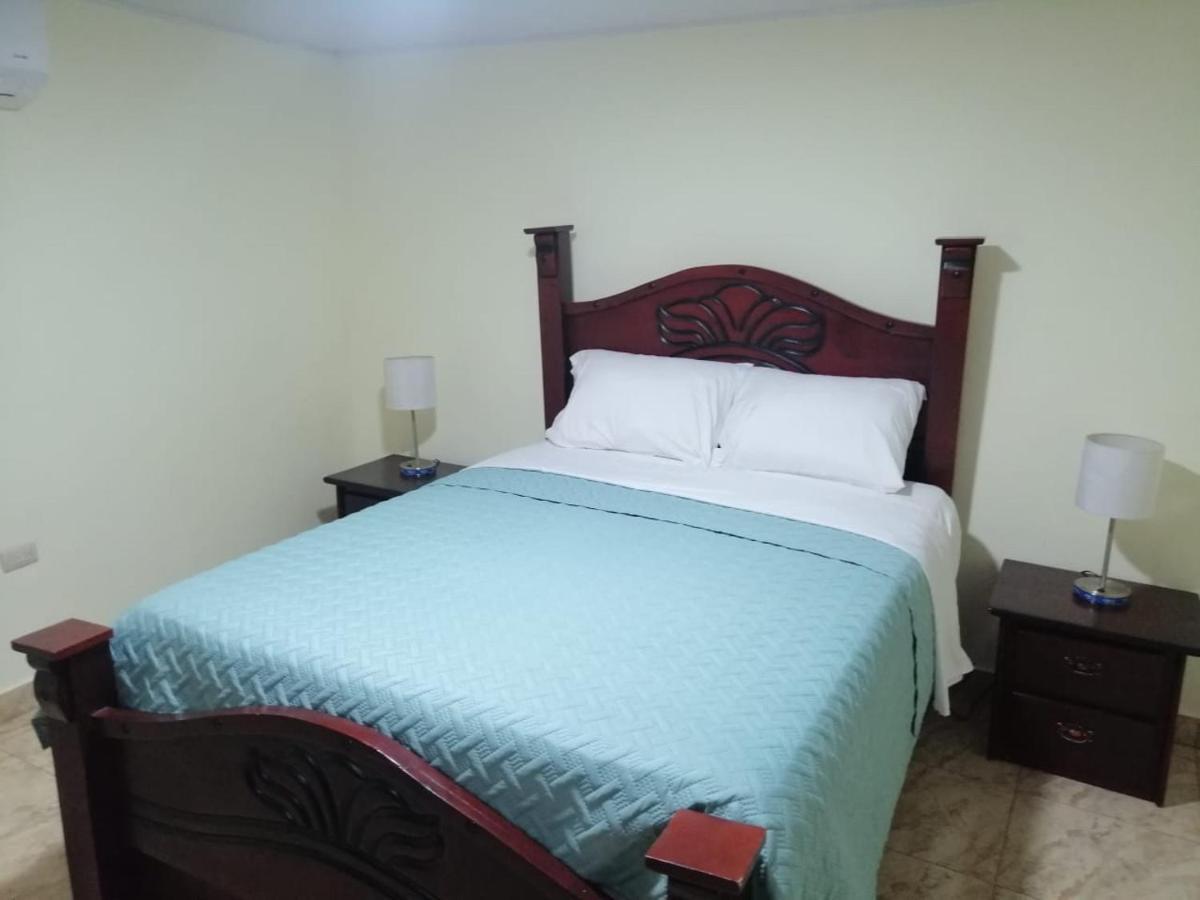 Hotel Anedi La Vega Bagian luar foto